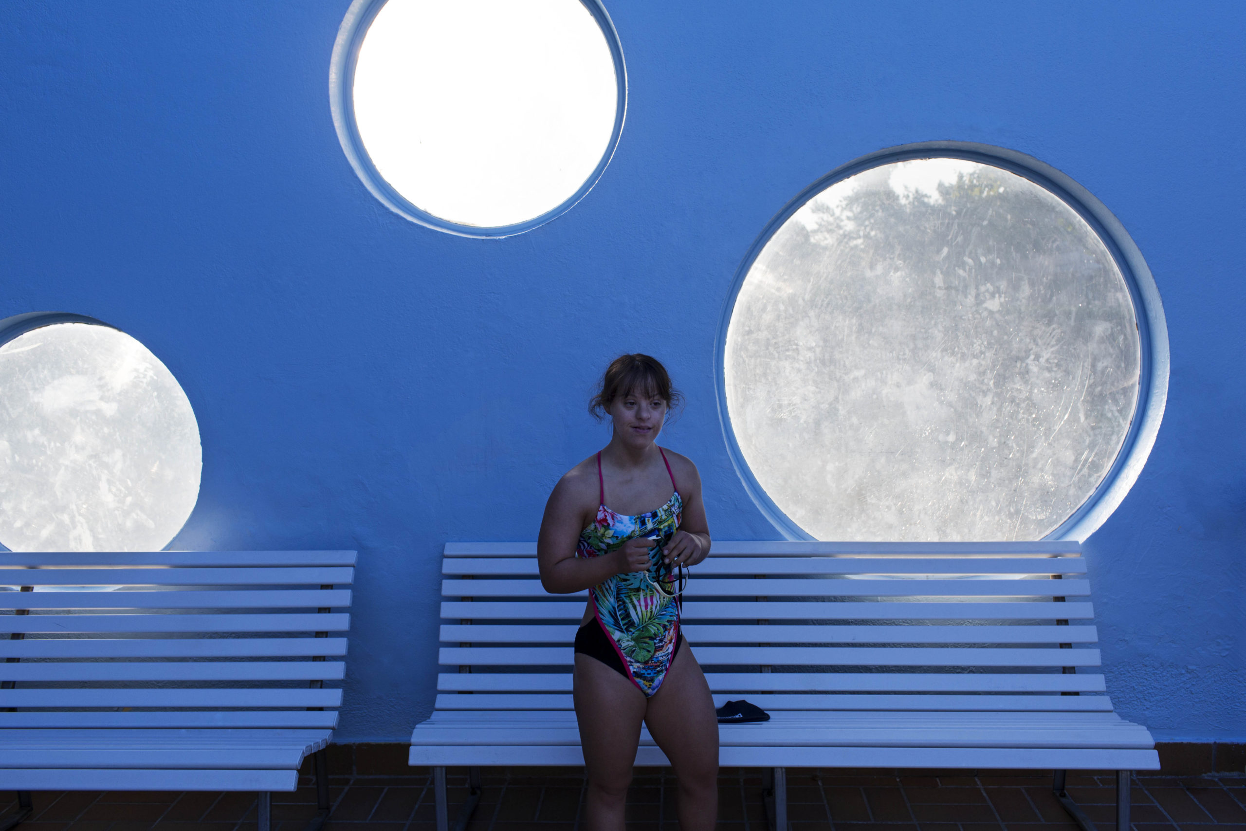 La piscine n’est pas encore ouverte au public, elle est la première à profiter du bassin.